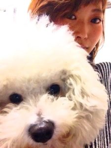 関内の美容室BOBのスタッフと看板犬