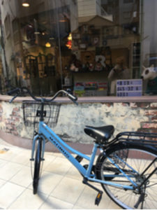 関内の美容室BOBのスタッフがお客様から頂いた自転車