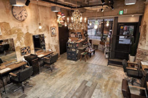 関内の美容室BOBの店内